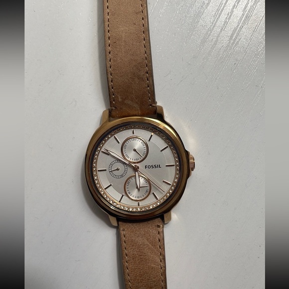 Fossil Women’s Watch - Picture 1 of 7